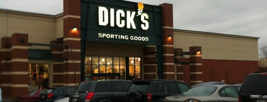 DICK'S Sporting Goods is one of Rei Alexandraさんのお気に入りスポット.