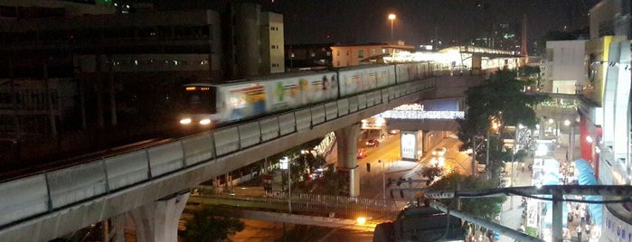 Skytrain Jazz Club is one of Bangkok Gastronomy.