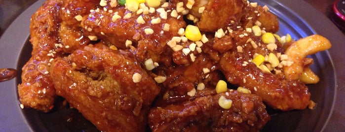Mubanna Chondak Fried Chicken & Hof is one of easy 서대문구(충정로역,신촌역,이대역).