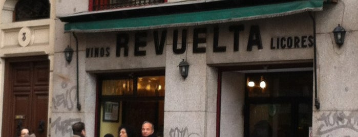 Casa Revuelta is one of bares la latina.
