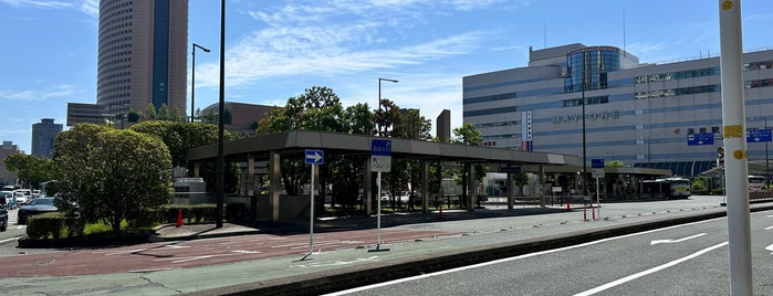 浜松駅バスターミナル is one of バスターミナル.