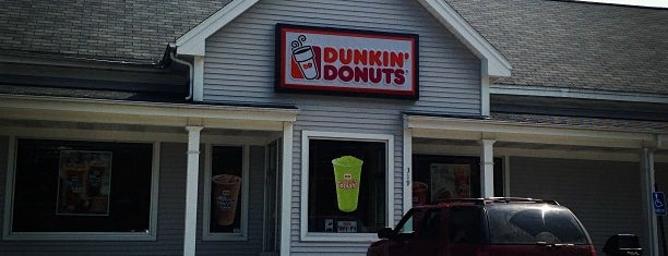 Dunkin' is one of Locais curtidos por Todd.