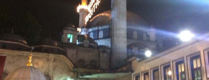 Moschea Eyüp Sultan is one of sevdigim mekanlar.