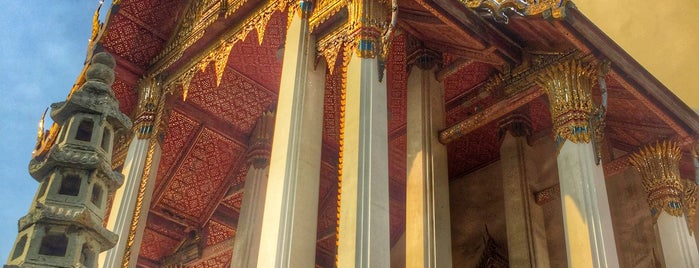 Wat Suthat Thepwararam is one of Thailand!.
