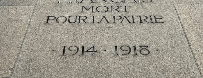 Grabmal des unbekannten Soldaten is one of Paris.