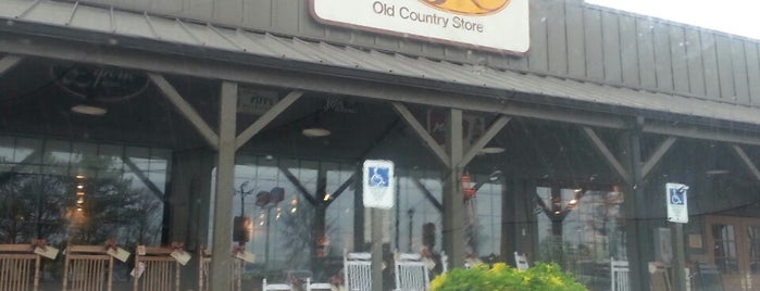 Cracker Barrel Old Country Store is one of Tempat yang Disimpan Aubrey Ramon.