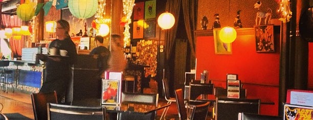Lost Dog Café is one of Lugares favoritos de Rachael.