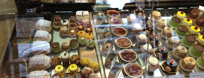 Patisserie Schoonooghe is one of Posti che sono piaciuti a Yiannis.