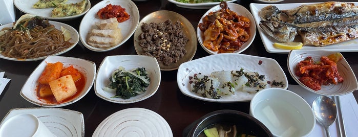 노랑저고리 is one of Dinner & Drink 강남.