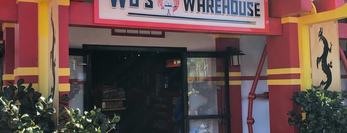 Wu’s Warehouse is one of Locais curtidos por Ryan.