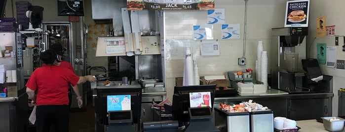 Jack in the Box is one of Tempat yang Disukai Ryan.