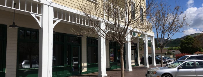 Historic Downtown Clayton is one of สถานที่ที่ Ryan ถูกใจ.