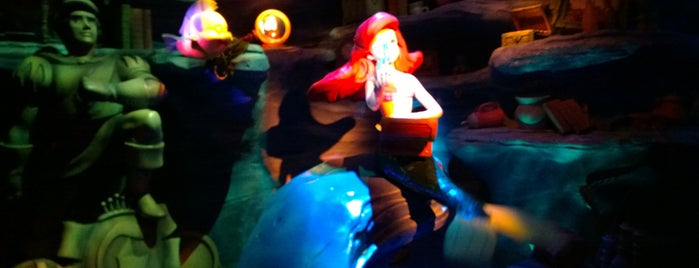 The Little Mermaid: Ariel's Undersea Adventure is one of Orte, die Ryan gefallen.