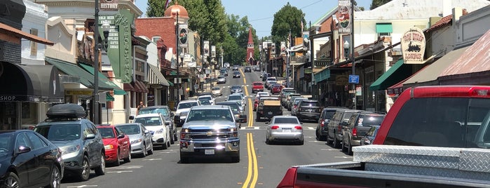 Downtown Sonora is one of Orte, die Ryan gefallen.