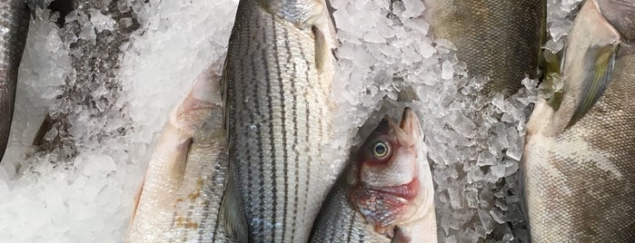 Seafood City is one of สถานที่ที่ Ryan ถูกใจ.