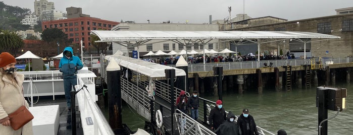 Alcatraz Cruises is one of Lugares favoritos de Ryan.
