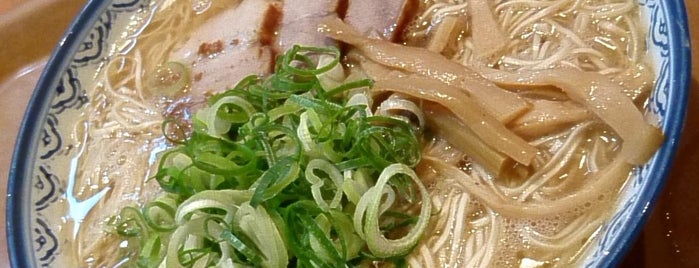 元祖赤のれん節ちゃんラーメン 野間店 is one of 福岡未訪ラーメン.