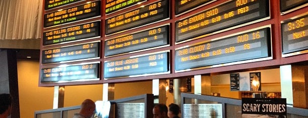 ArcLight Cinemas is one of Places to try in Cali.