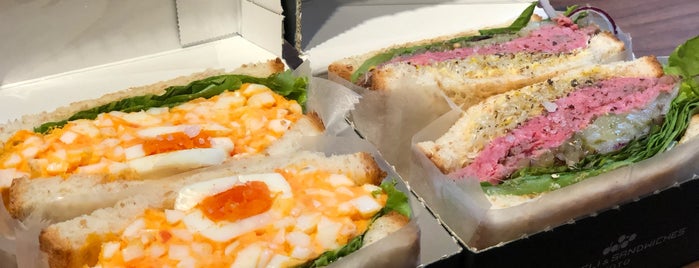 Dai's Deli & Sandwiches 六角店 is one of Locais salvos de Harika.