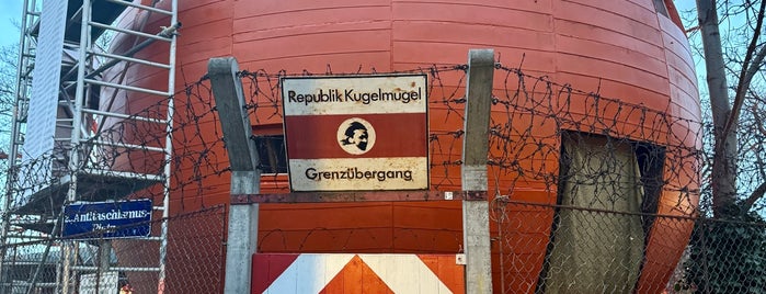 Republik Kugelmugel is one of Вена.
