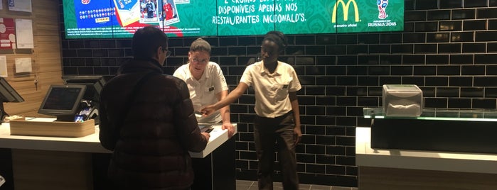 McDonald's is one of สถานที่ที่ Kevin ถูกใจ.