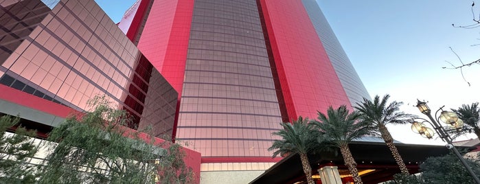 Resorts World Las Vegas is one of Paul'un Beğendiği Mekanlar.