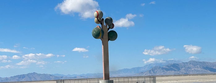 Metaphor: The Tree Of Utah is one of I-90/I-80.