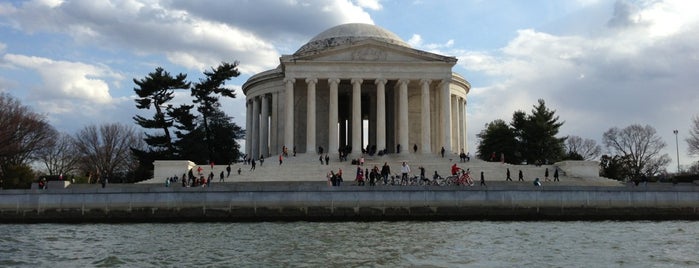 Thomas Jefferson Memorial is one of Washington DC.