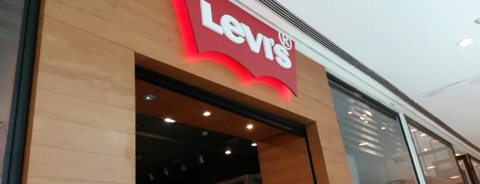 Levi's Store is one of Lugares.