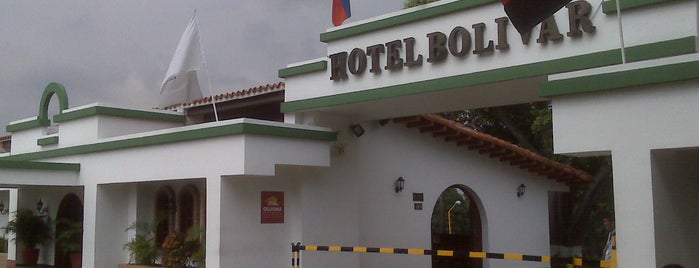 Hotel Bolivar is one of Lieux qui ont plu à Raquel.