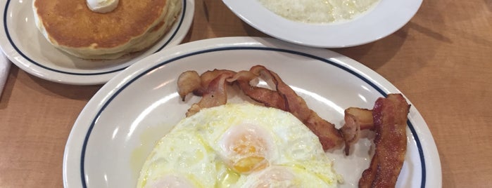 IHOP is one of Holly 님이 좋아한 장소.