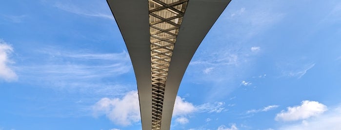 Ponte da Arrábida is one of Porto.