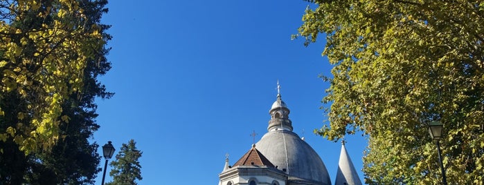 Santuário de Nossa Senhora da Piedade e Santos Passos (Igreja do Sameiro) is one of Portugal.