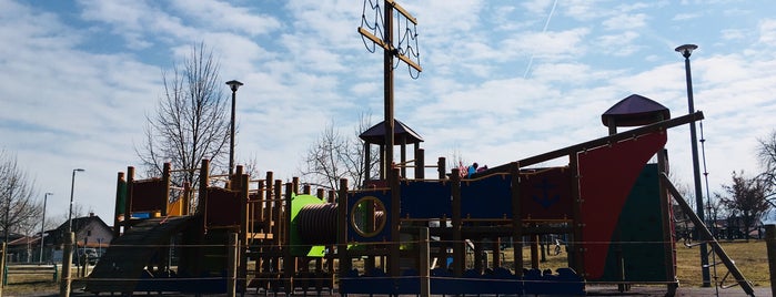 Szentgyörgymező lakópark játszótér is one of Budapest with kids.