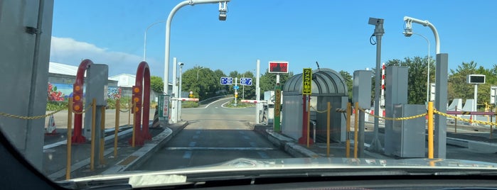 Maebashi IC is one of 関越自動車道路.