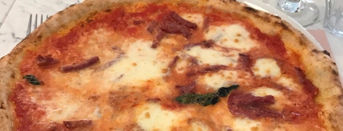 NONA Pizza is one of arzu : понравившиеся места.