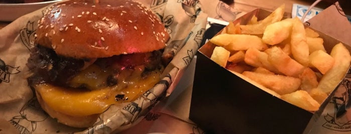 Manhattn's Burgers is one of arzuさんのお気に入りスポット.