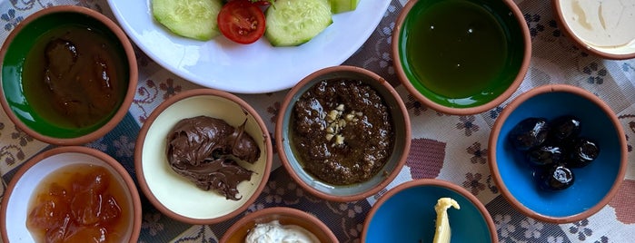 Van Ahtamar Kahvaltı Salonu is one of Gold yiyecek.