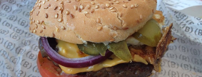 BurgersBar is one of Locais curtidos por Radoslav.