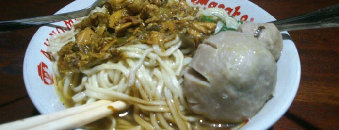 Mie Ayam & Bakso Pamungkas is one of Reminiscence of love.