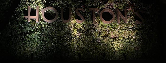 Houston's Restaurant is one of AZ trip.