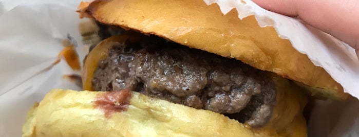 Cabana Burger is one of The 15 Best Places for Veggie Burgers in São Paulo.