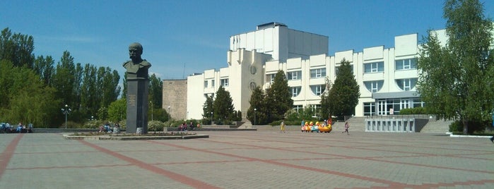 ДК площадь Шевченка is one of สถานที่ที่ Anna ถูกใจ.