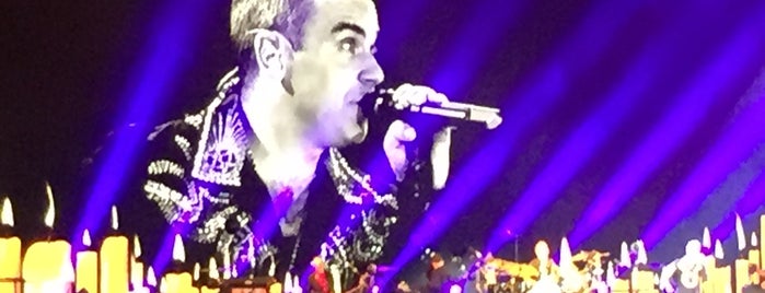 ROBBIE WILLIAMS LET ME ENTERTAIN YOU TOUR 12.04.15 is one of Maria'nın Beğendiği Mekanlar.