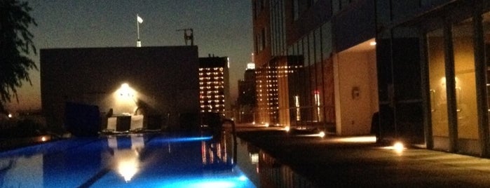 Pool Deck at Grand Hyatt is one of huskyboiさんのお気に入りスポット.