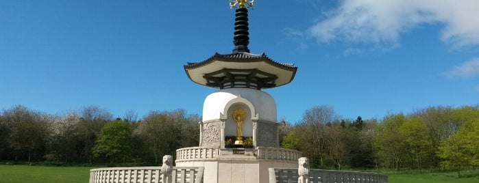 Peace Pagoda is one of Tempat yang Disukai Leonard.