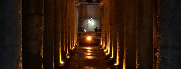 Cisterna da Basílica is one of Locais curtidos por Enes.