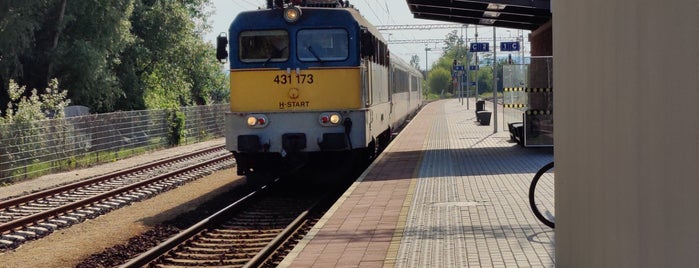 Balatonkenese vasútállomás is one of Pályaudvarok, vasútállomások (Train Stations).