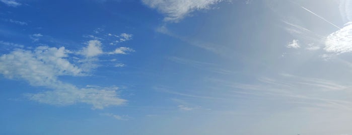 Sandown Beach is one of South East.