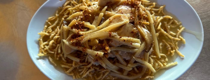 ราดหน้าหม้อดินเสวยนครปฐมโอชา is one of เชียงใหม่_5_noodle.